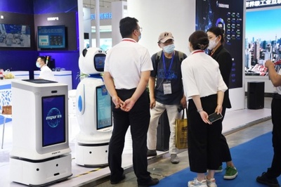 云化機(jī)器人亮相第十七屆中國國際裝備制造業(yè)博覽會(huì)，引領(lǐng)裝備制造邁入云端服務(wù)新時(shí)代